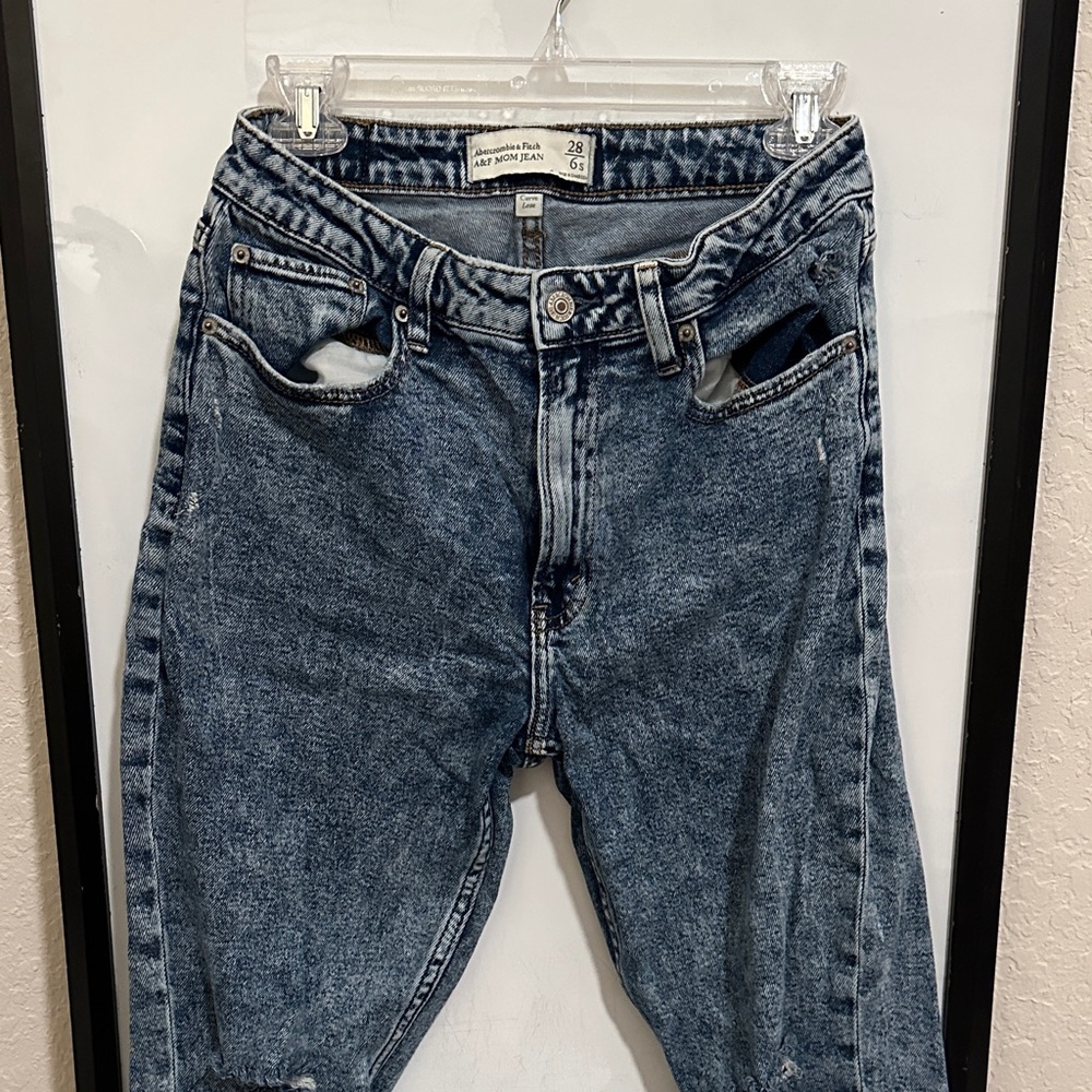 Women's Abercrombie And Fitch Mom Jean